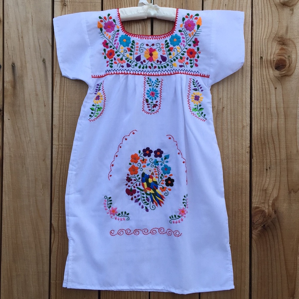 Mexican embroidered dress size 8 Years old girl